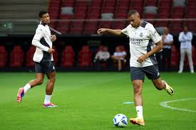 球世界里立 球世界里立